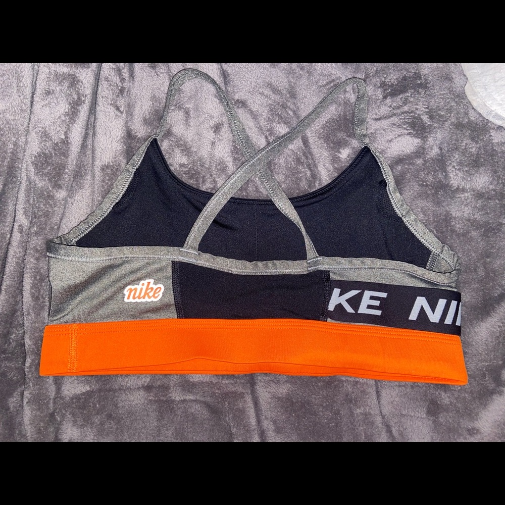 Nike Cross Back Light to Medium Support Sports Bra